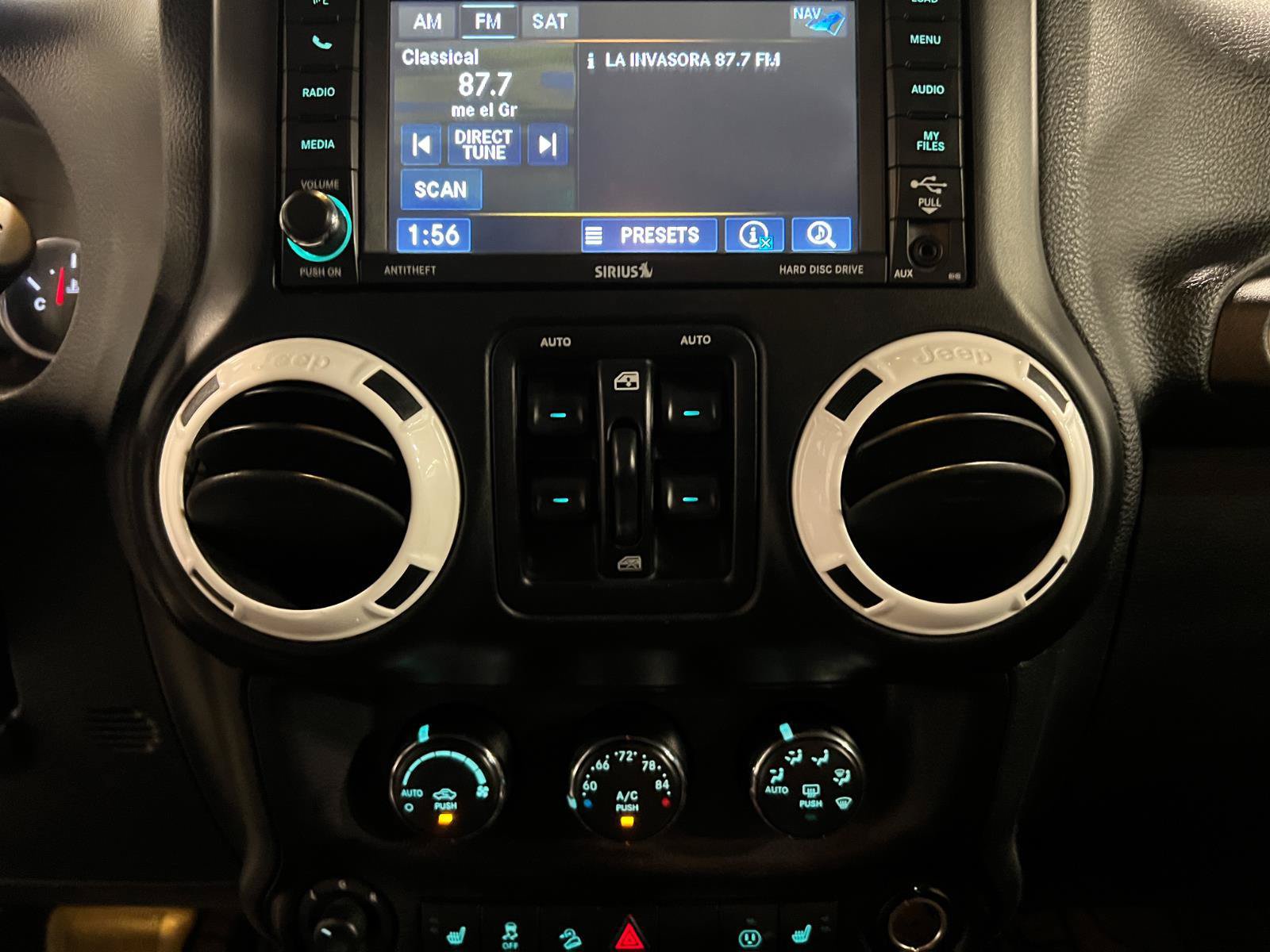 Used 2015 Jeep Wrangler Unlimited Sahara AWD/4WD image 17