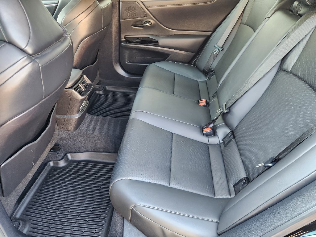 Certified 2024 Lexus ES 350 F Sport w/ Accessory Package (Z2) FWD image 30