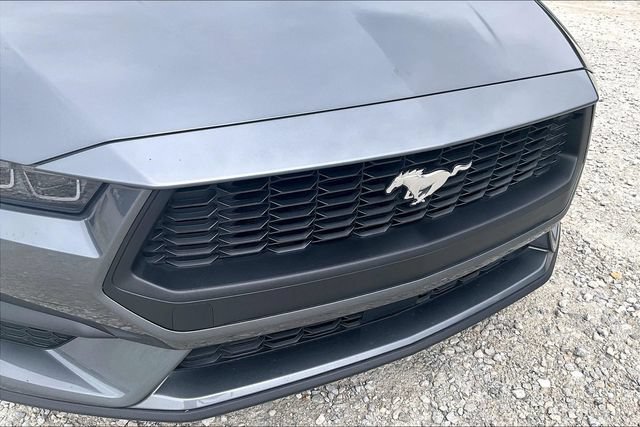 Used 2025 Ford Mustang Premium RWD image 27