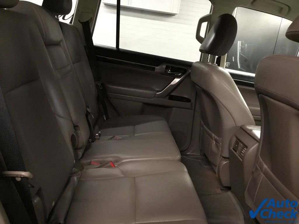 Used 2018 Lexus GX 460 w/ Navigation Package image 31