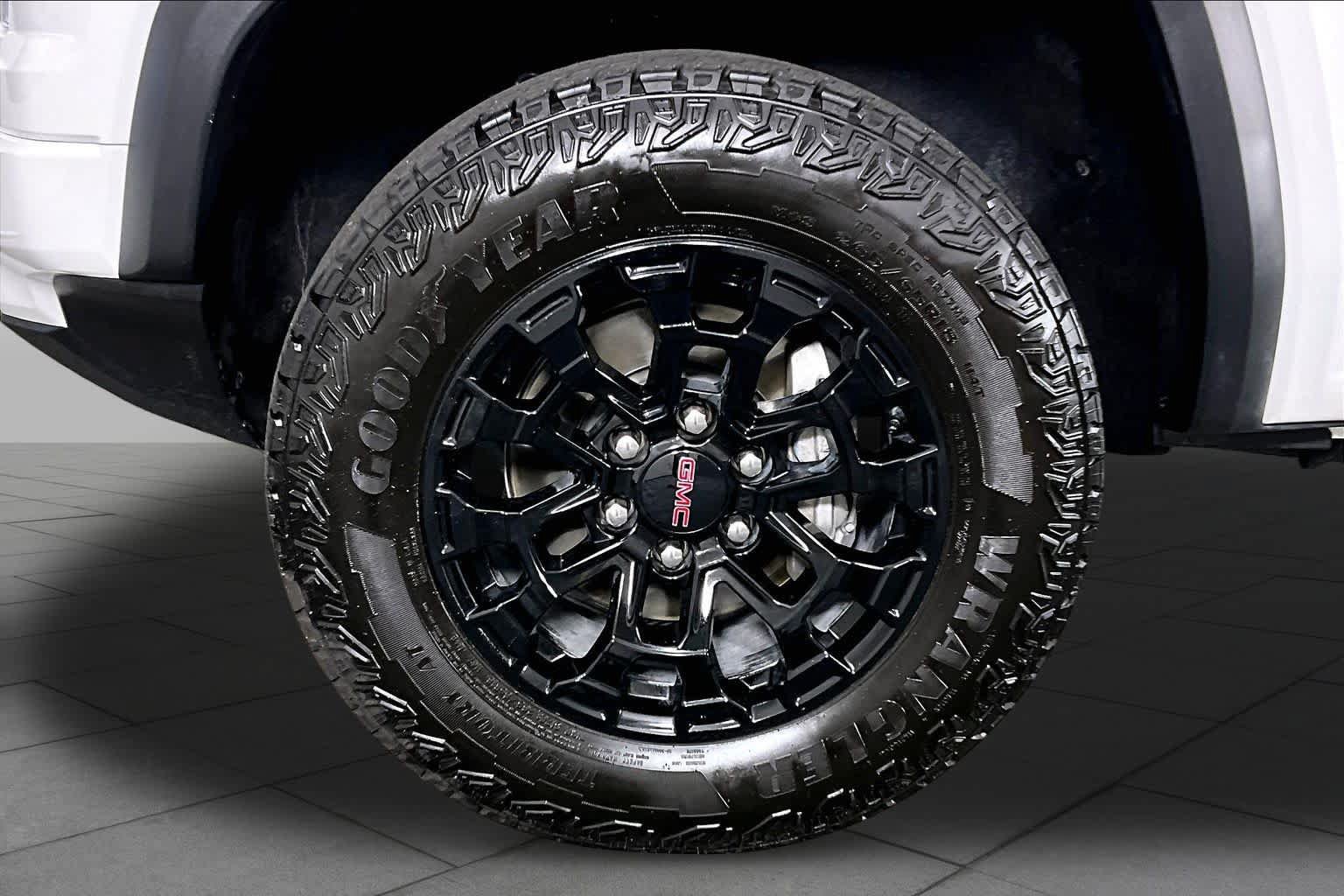 Certified 2026 GMC Canyon Elevation RWD image 11
