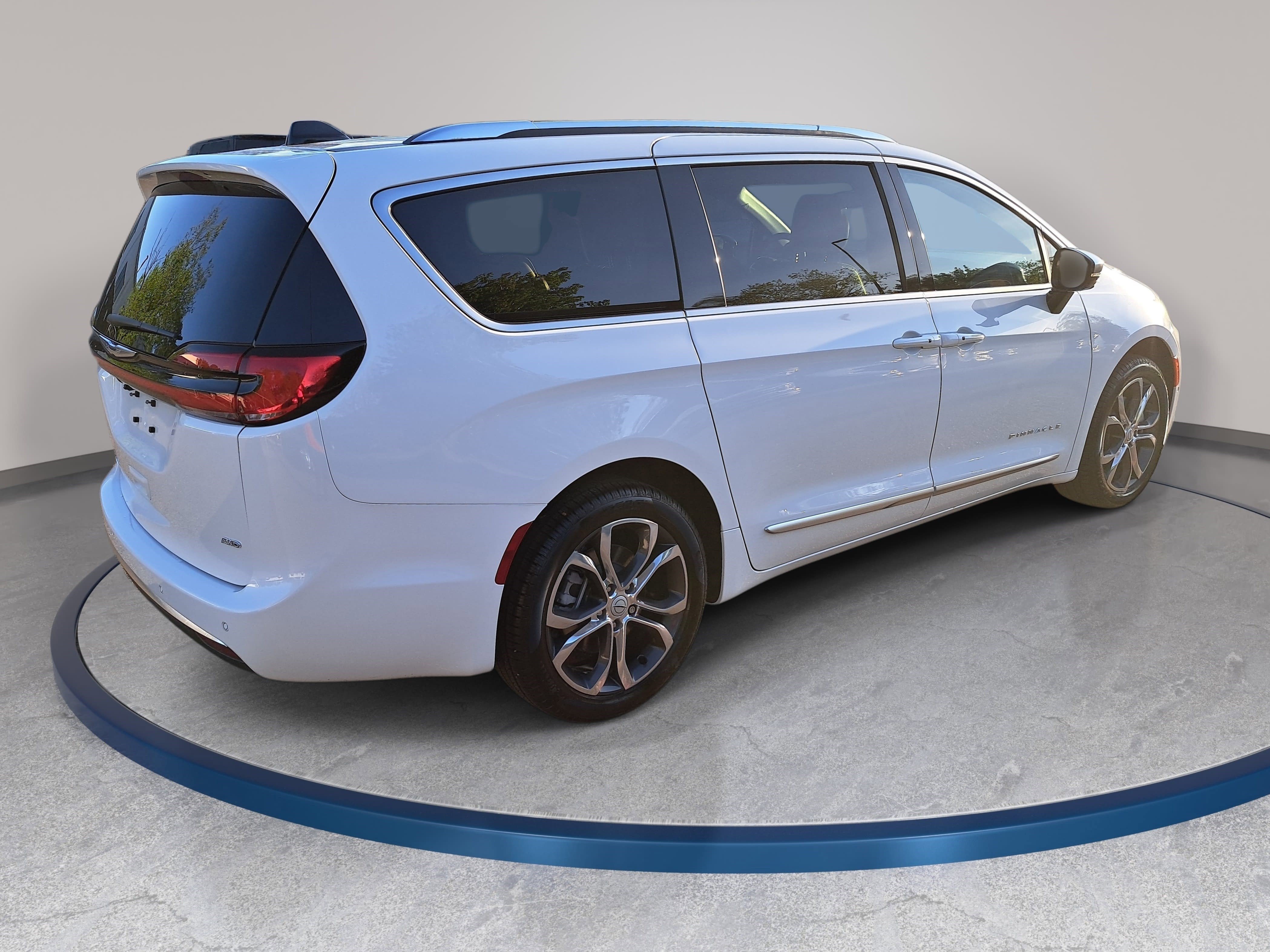 New 2026 Chrysler Pacifica Pinnacle image 5