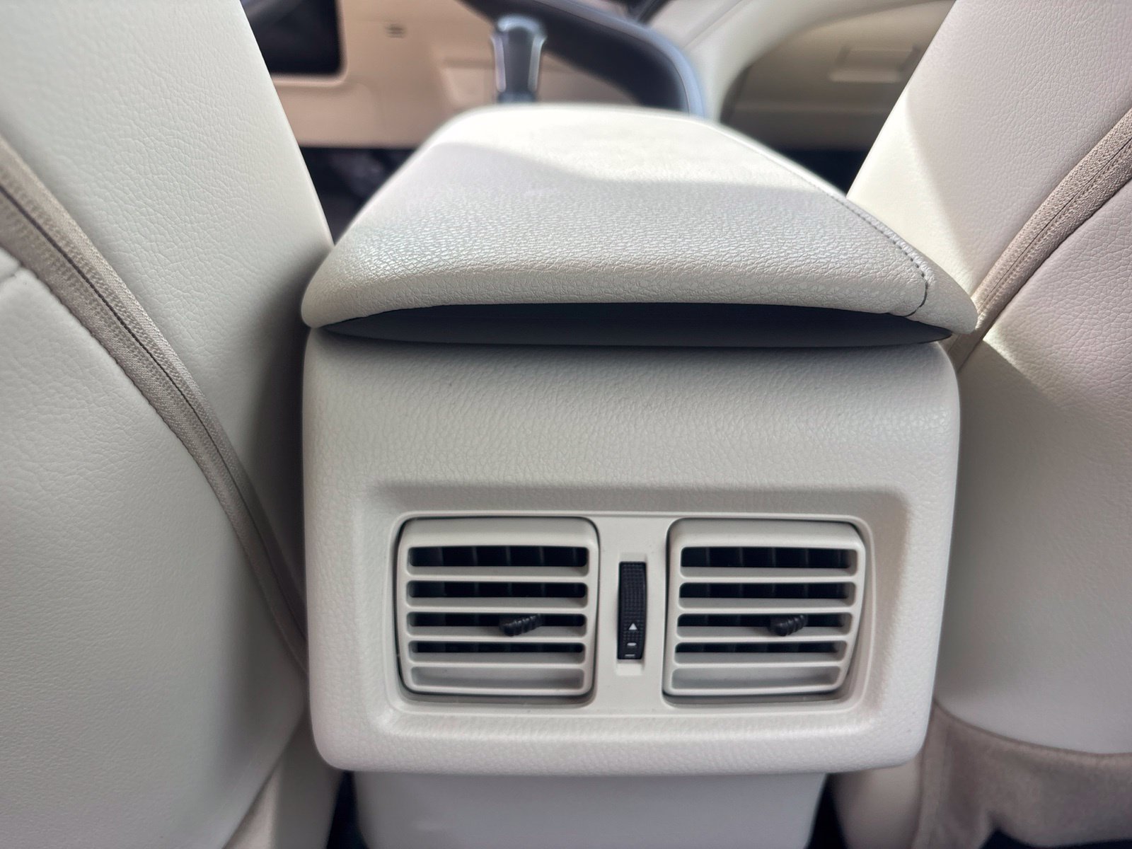 Used 2022 Toyota Camry XLE FWD image 6