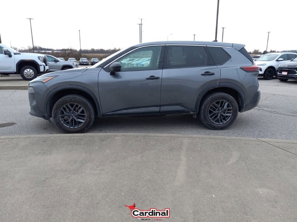 Used 2023 Nissan Rogue S image 11