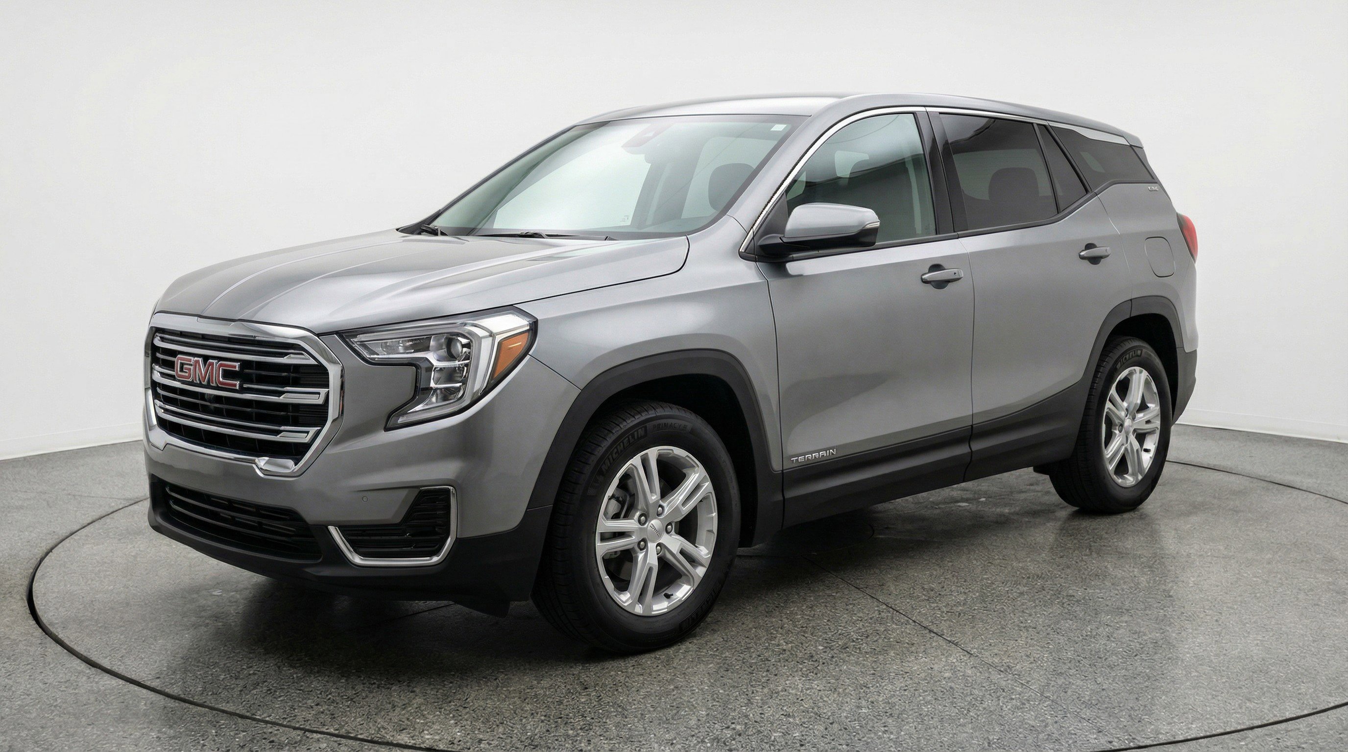 Used 2024 GMC Terrain SLE FWD image 3