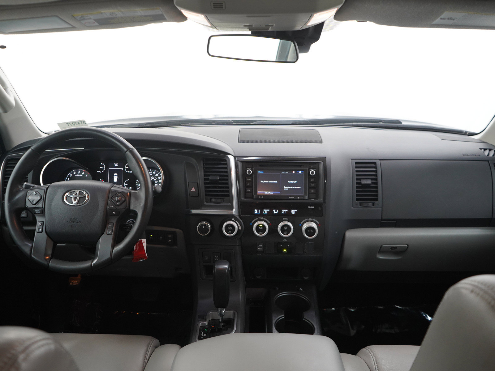 Used 2018 Toyota Sequoia SR5 AWD/4WD image 14