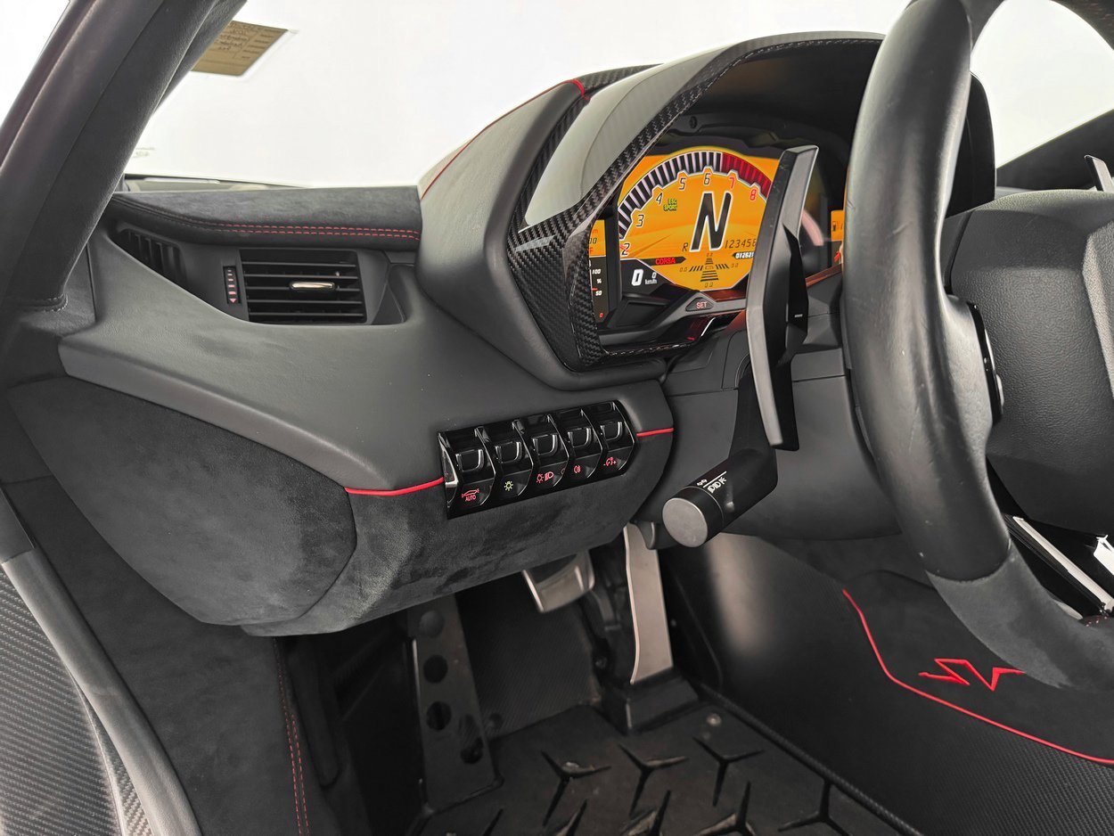 Used 2016 Lamborghini Aventador LP 750-4 Superveloce image 16