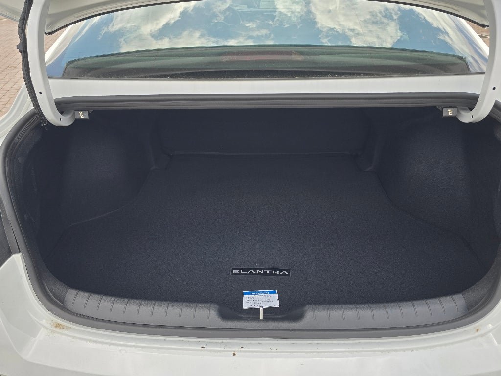 New 2025 Hyundai Elantra SEL image 25