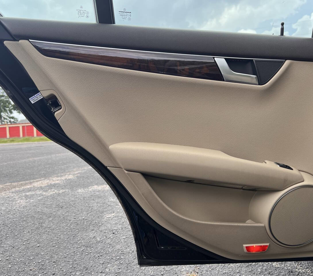 Used 2014 Mercedes-Benz C 250 Sedan image 14