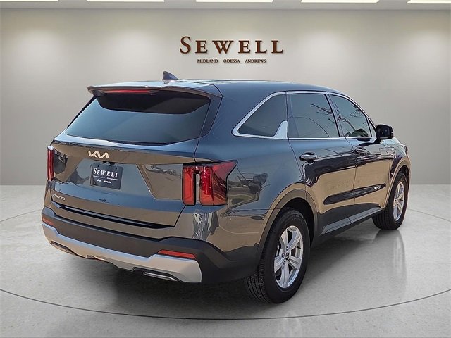 Used 2025 Kia Sorento LX image 4