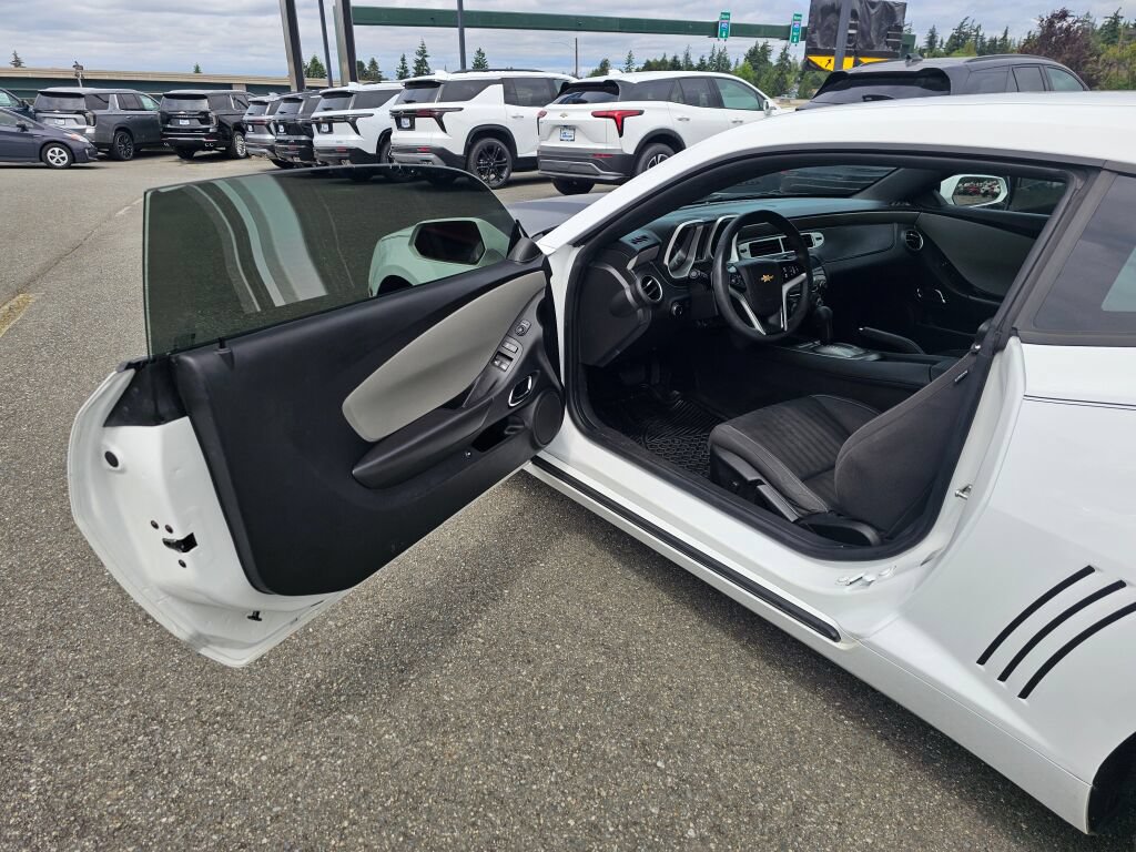 Used 2013 Chevrolet Camaro LS RWD image 17