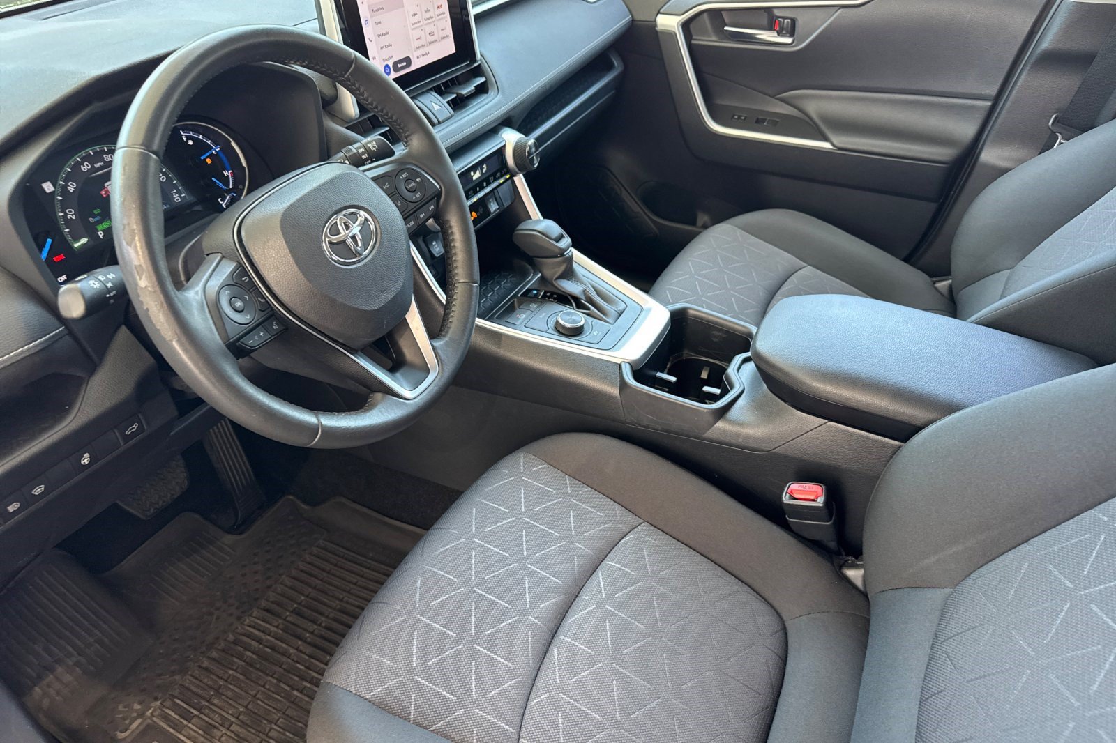 Used 2023 Toyota RAV4 XLE w/ Convenience Package AWD/4WD image 11