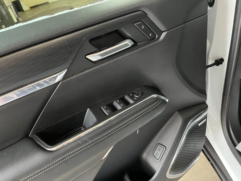 Used 2025 GMC Acadia Elevation image 21