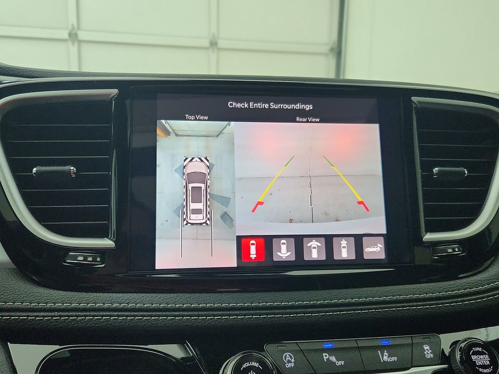 New 2026 Chrysler Pacifica Limited image 25