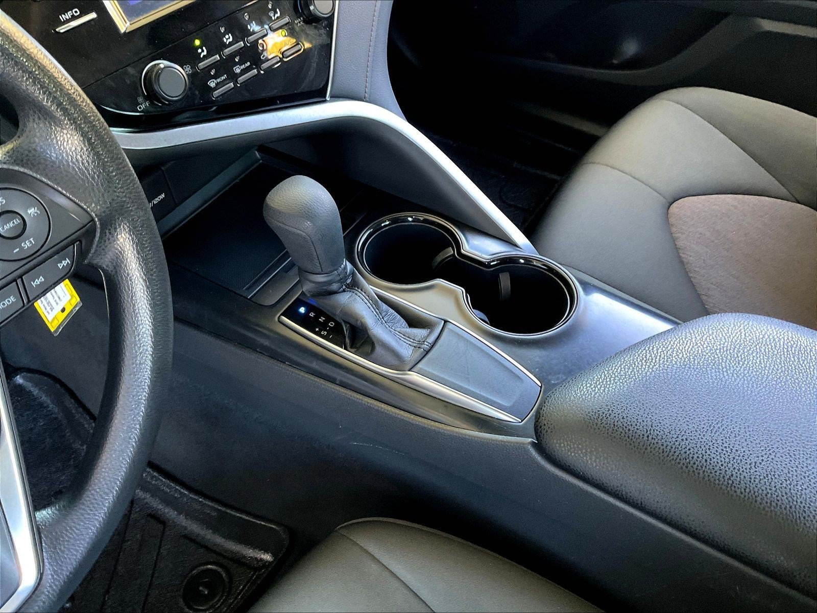 Used 2018 Toyota Camry LE FWD image 16