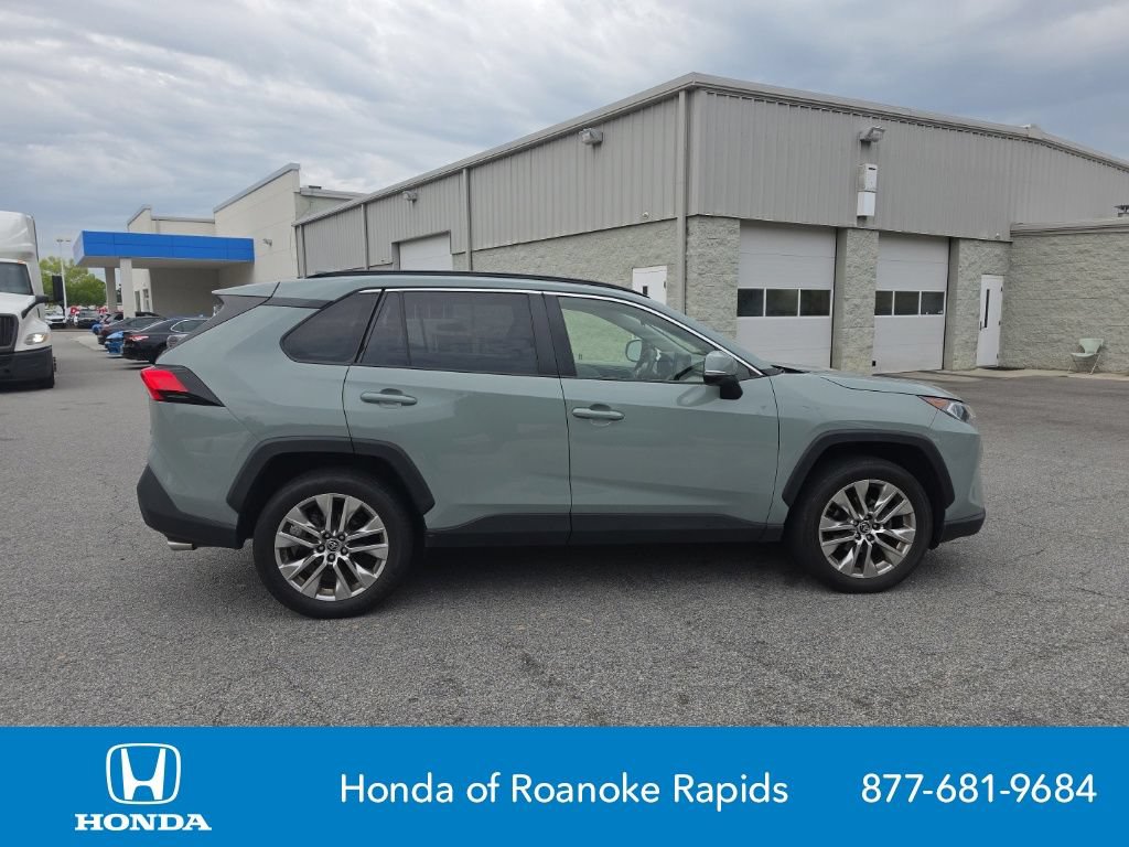 Used 2019 Toyota RAV4 XLE Premium FWD image 6