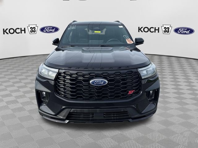 Used 2025 Ford Explorer ST AWD/4WD image 2