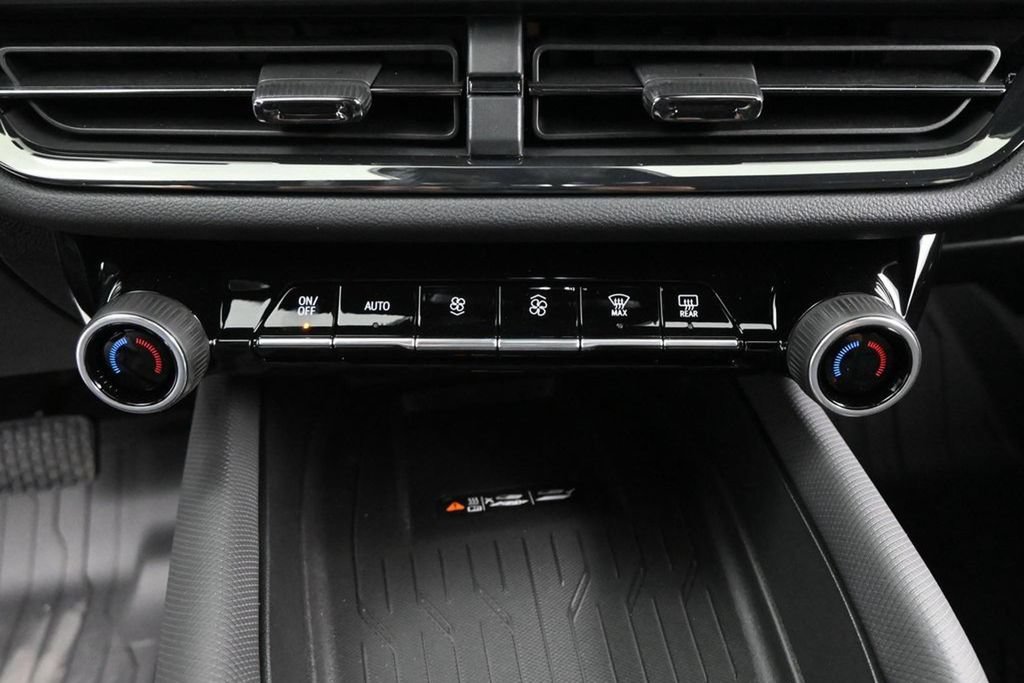 New 2026 Chevrolet Equinox EV RS w/ Convenience Package II FWD image 13