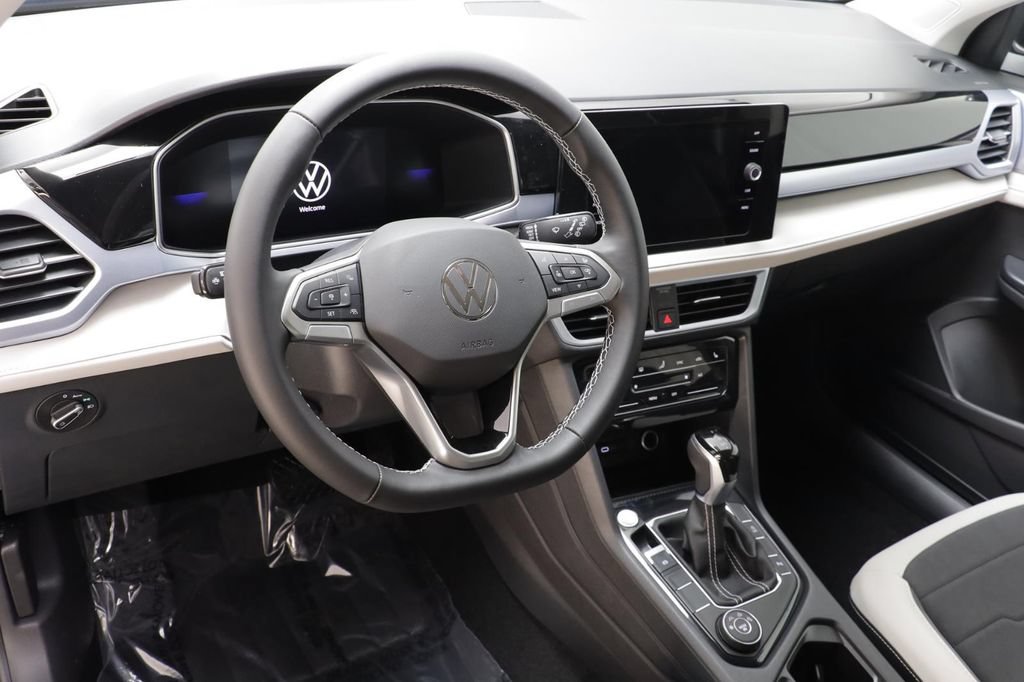 New 2026 Volkswagen Taos SE AWD/4WD image 9