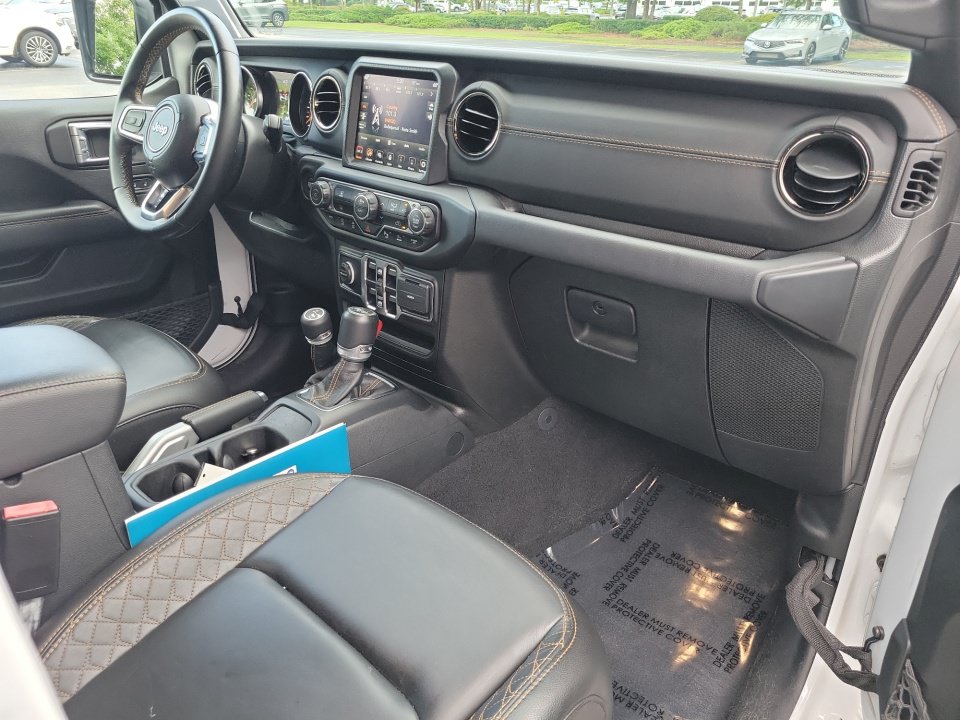 Used 2021 Jeep Wrangler Unlimited Sahara AWD/4WD image 32