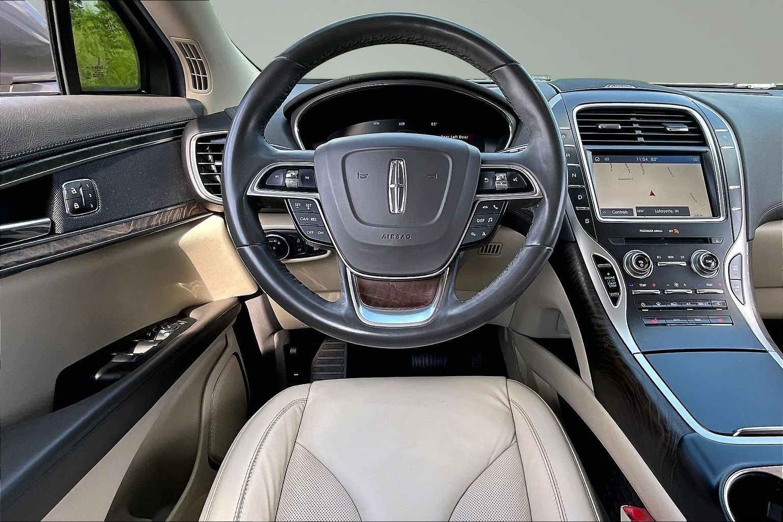Used 2019 Lincoln Nautilus Select w/ Cargo Utility Package FWD image 5