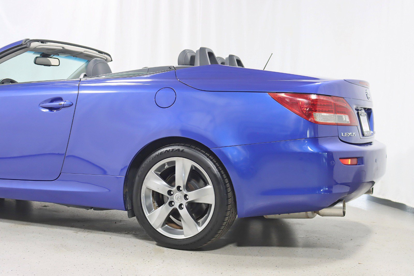 Used 2010 Lexus IS 350C w/ Luxury Pkg RWD image 11
