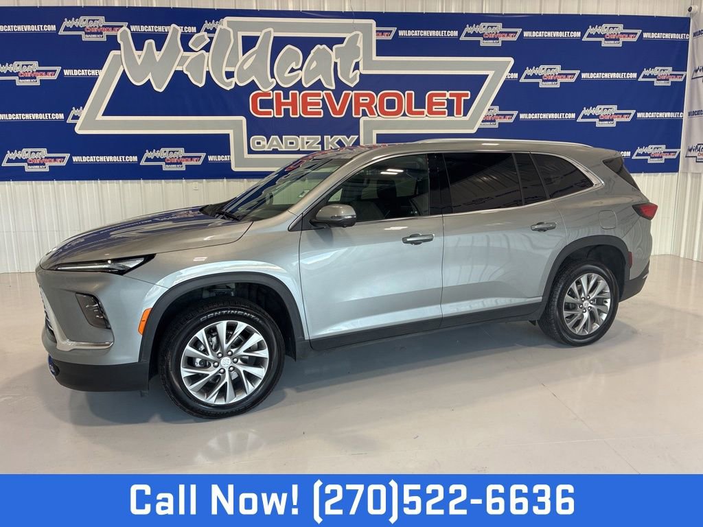 Used 2025 Buick Enclave Preferred AWD/4WD image 1