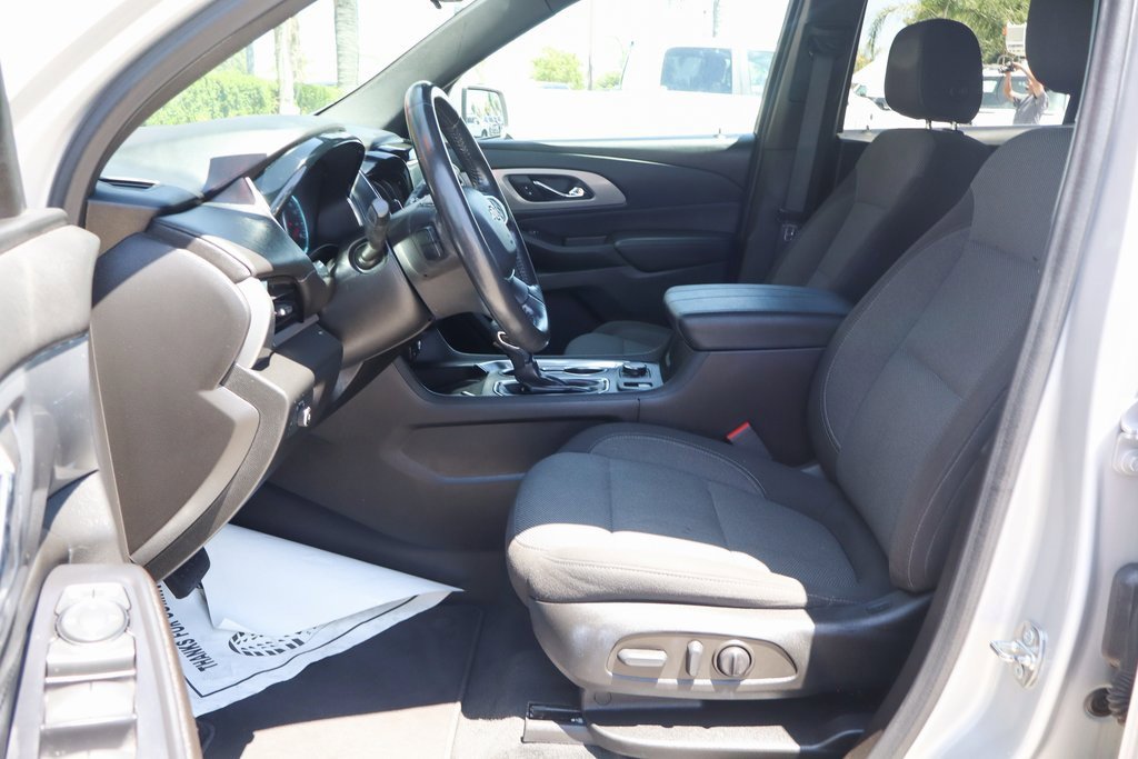 Used 2022 Chevrolet Traverse LT image 17