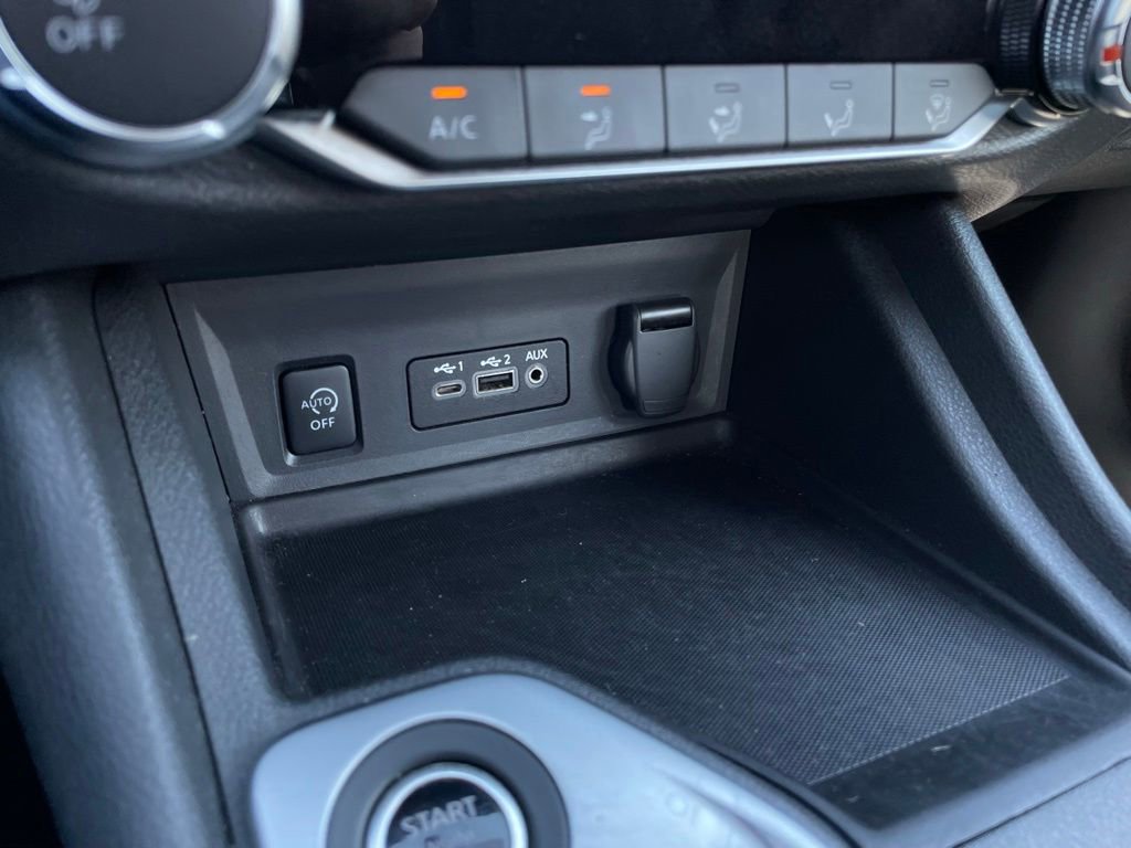 Used 2025 Nissan Sentra SV FWD image 18