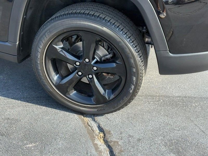 Used 2022 Jeep Grand Cherokee Altitude image 7