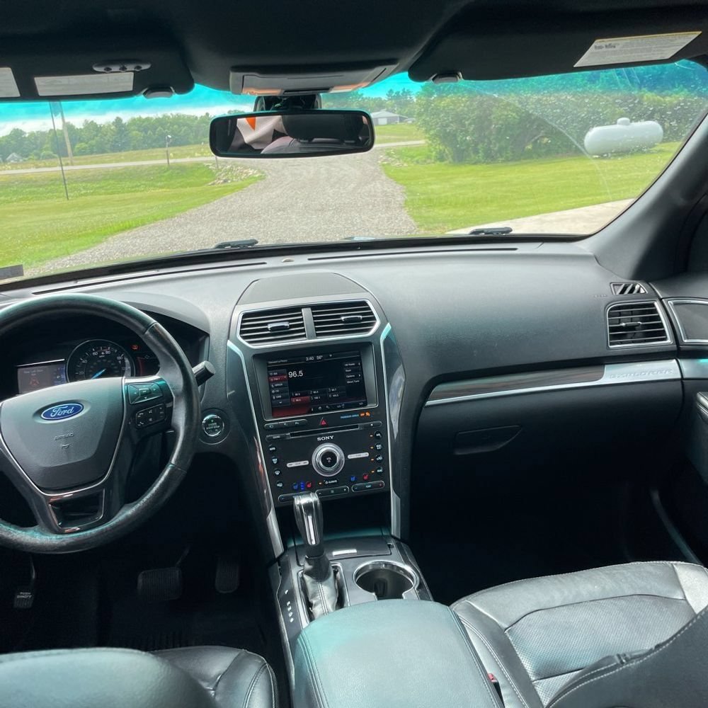 Used 2016 Ford Explorer Limited w/ Equipment Group 301A AWD/4WD image 7
