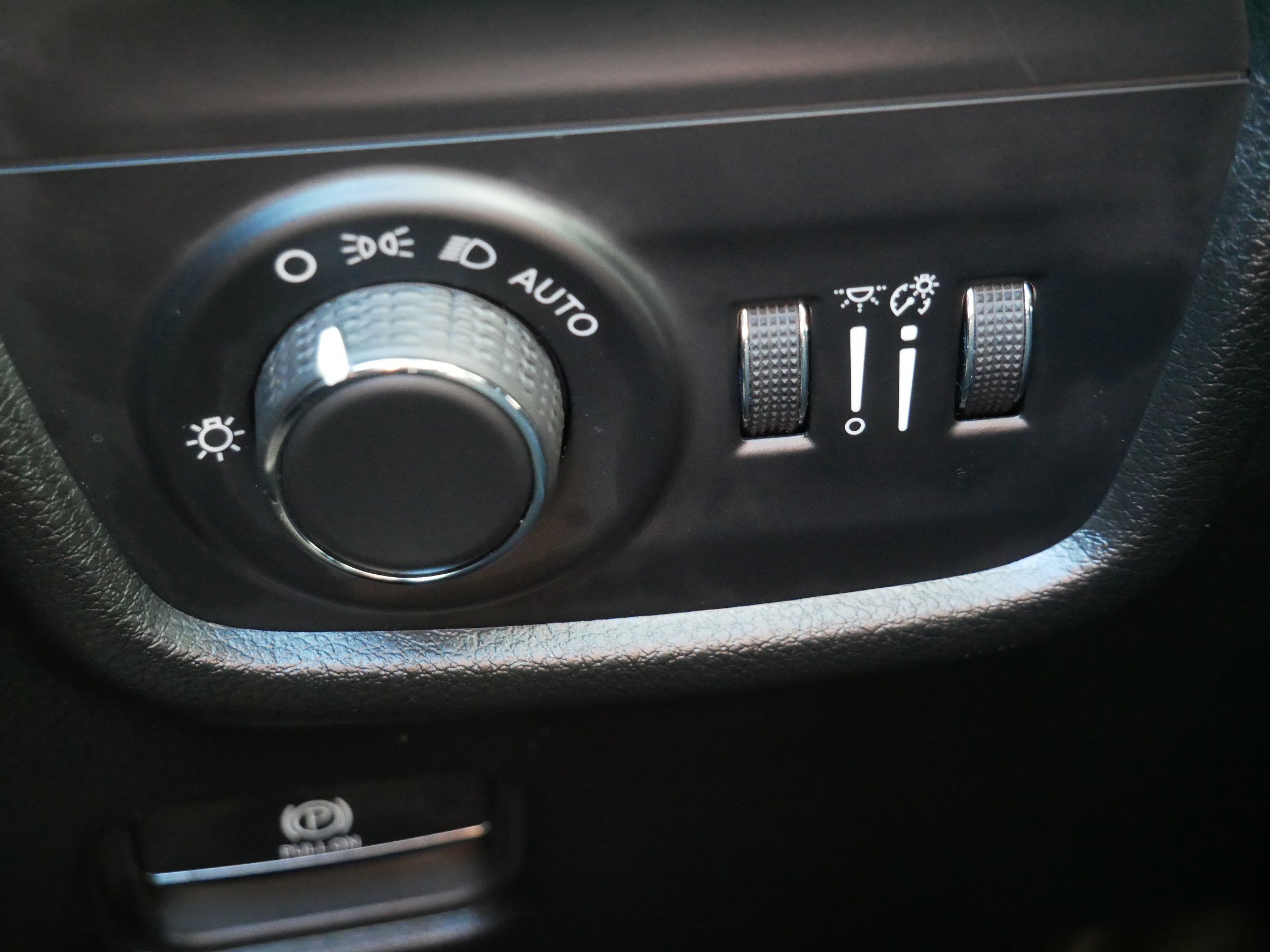 Certified 2023 Jeep Grand Cherokee L Laredo image 23