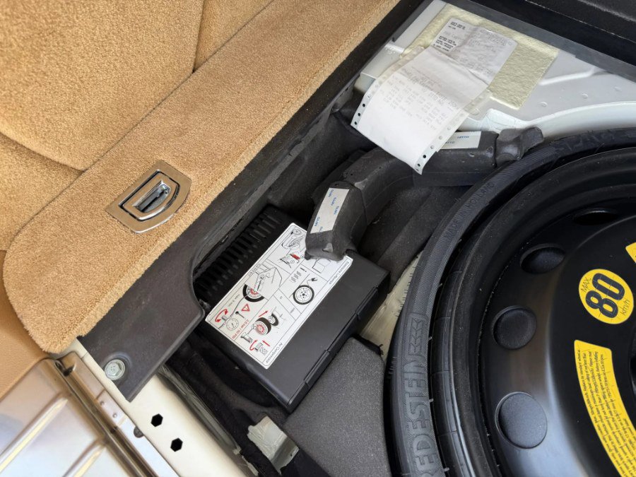 Used 2004 Porsche Cayenne S image 36