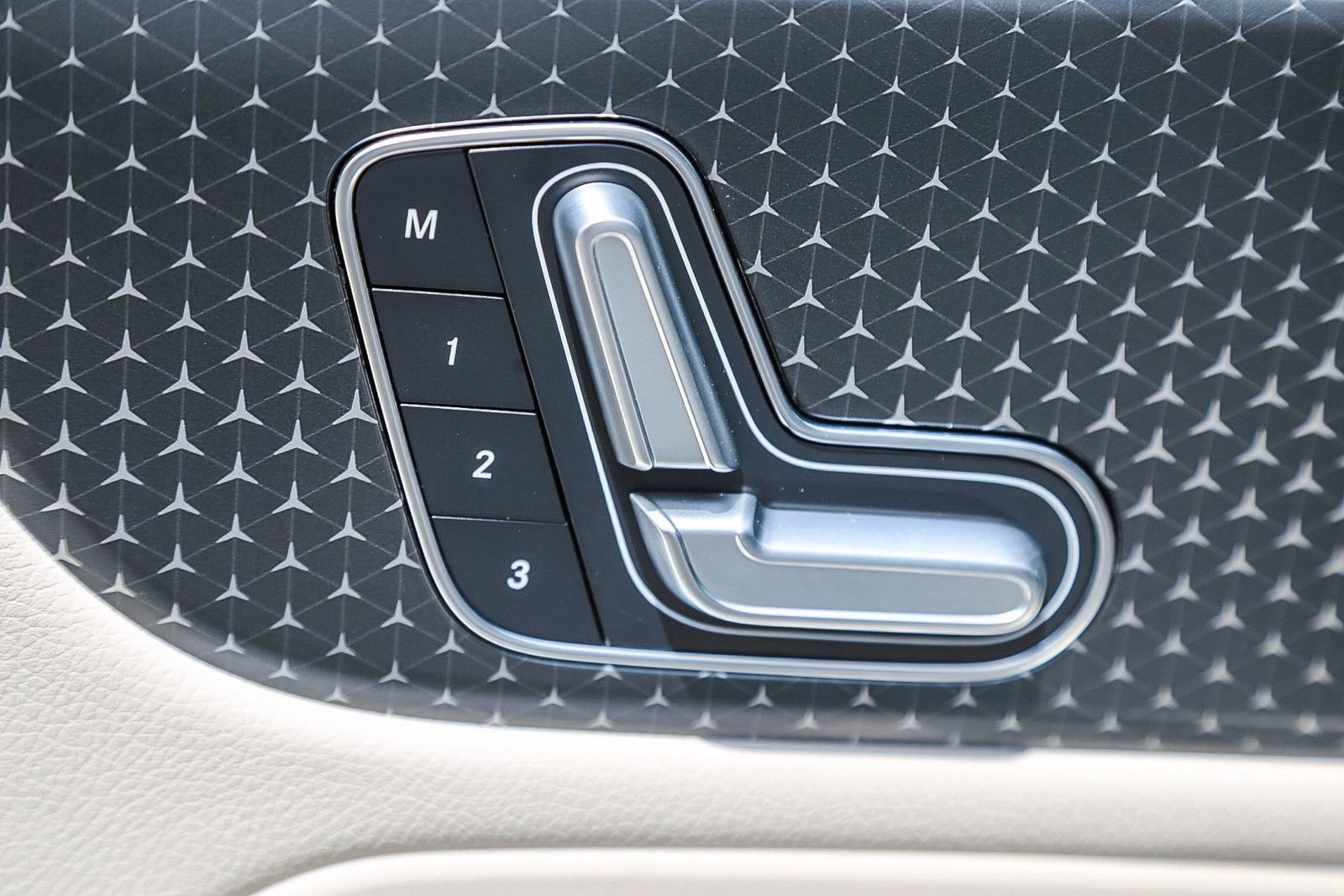 Certified 2025 Mercedes-Benz GLA 250 image 19