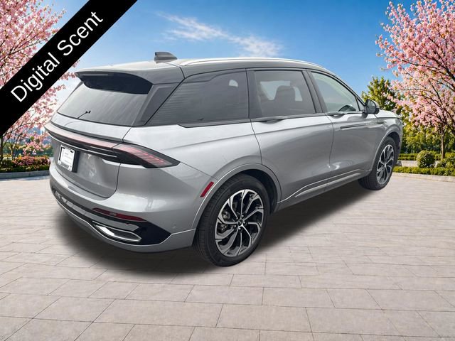 Used 2024 Lincoln Nautilus Reserve w/ Equipment Group 203A AWD/4WD image 8