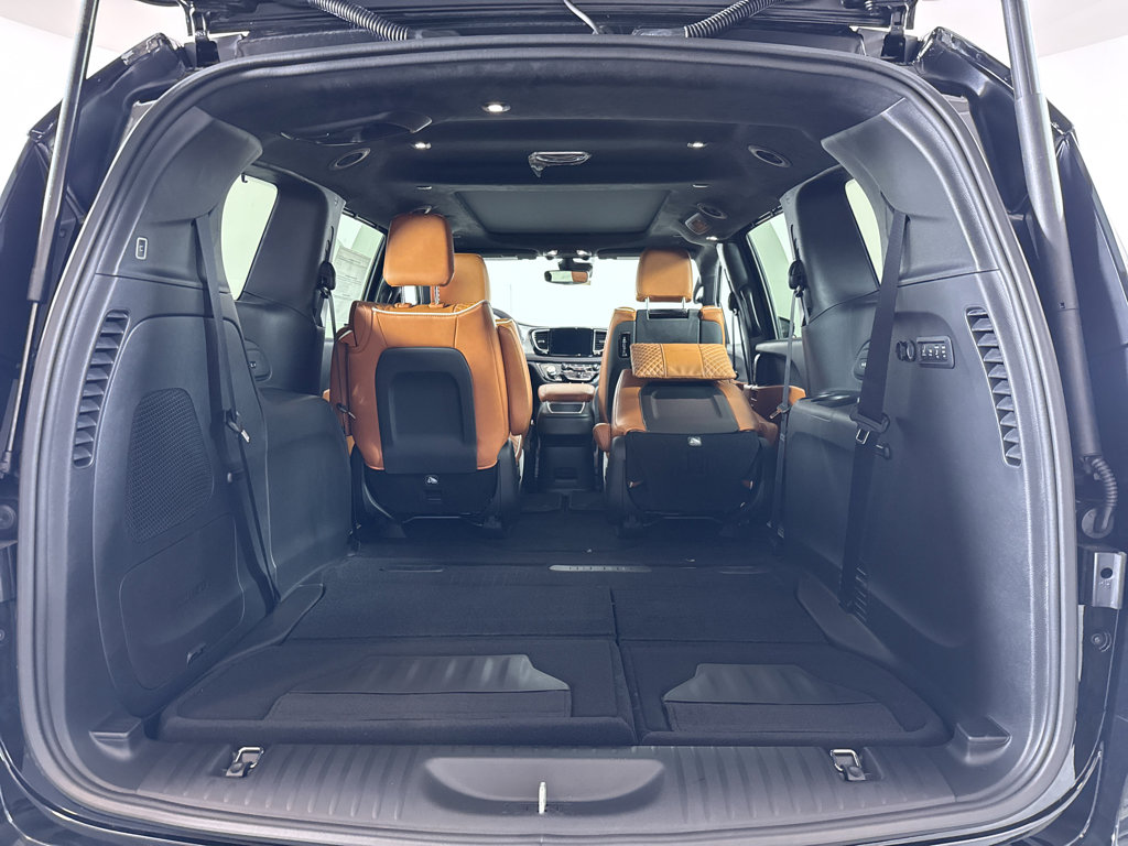 New 2026 Chrysler Pacifica Pinnacle image 15