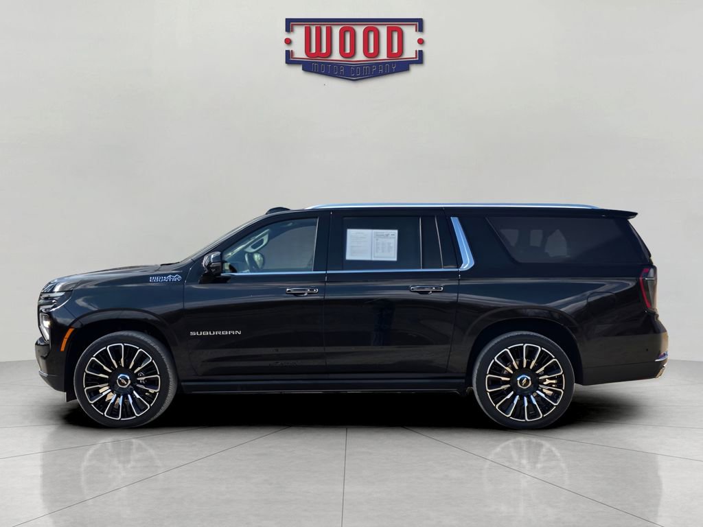 Used 2025 Chevrolet Suburban High Country image 4