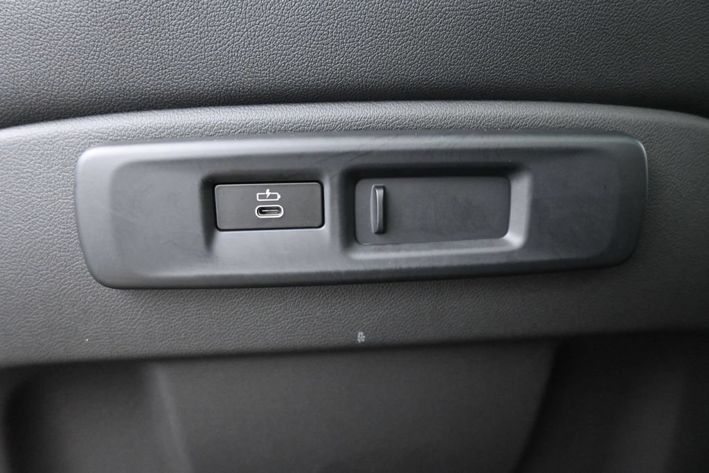 Used 2022 BMW X5 xDrive45e w/ Climate Comfort Package AWD/4WD image 19