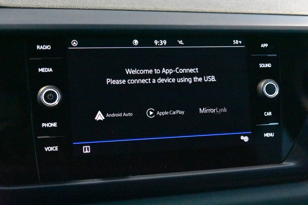 Certified 2023 Volkswagen Taos SE image 10