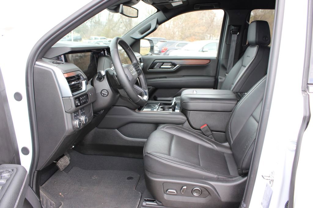 Used 2025 GMC Yukon Denali image 24