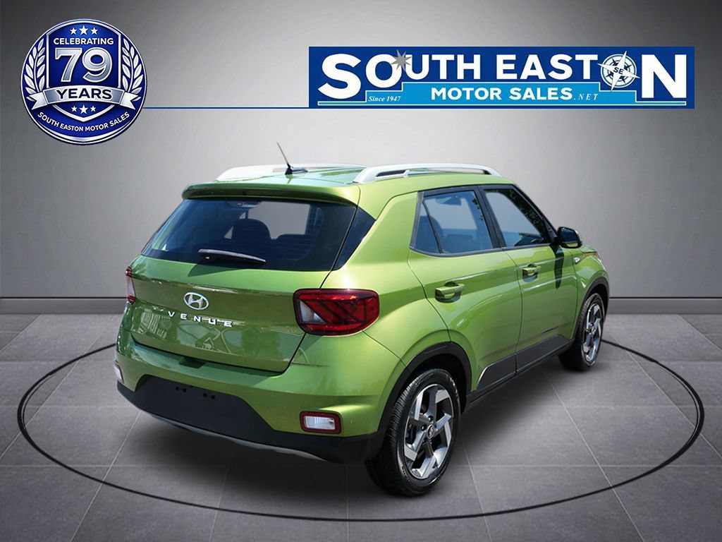 Used 2024 Hyundai Venue SEL FWD image 6