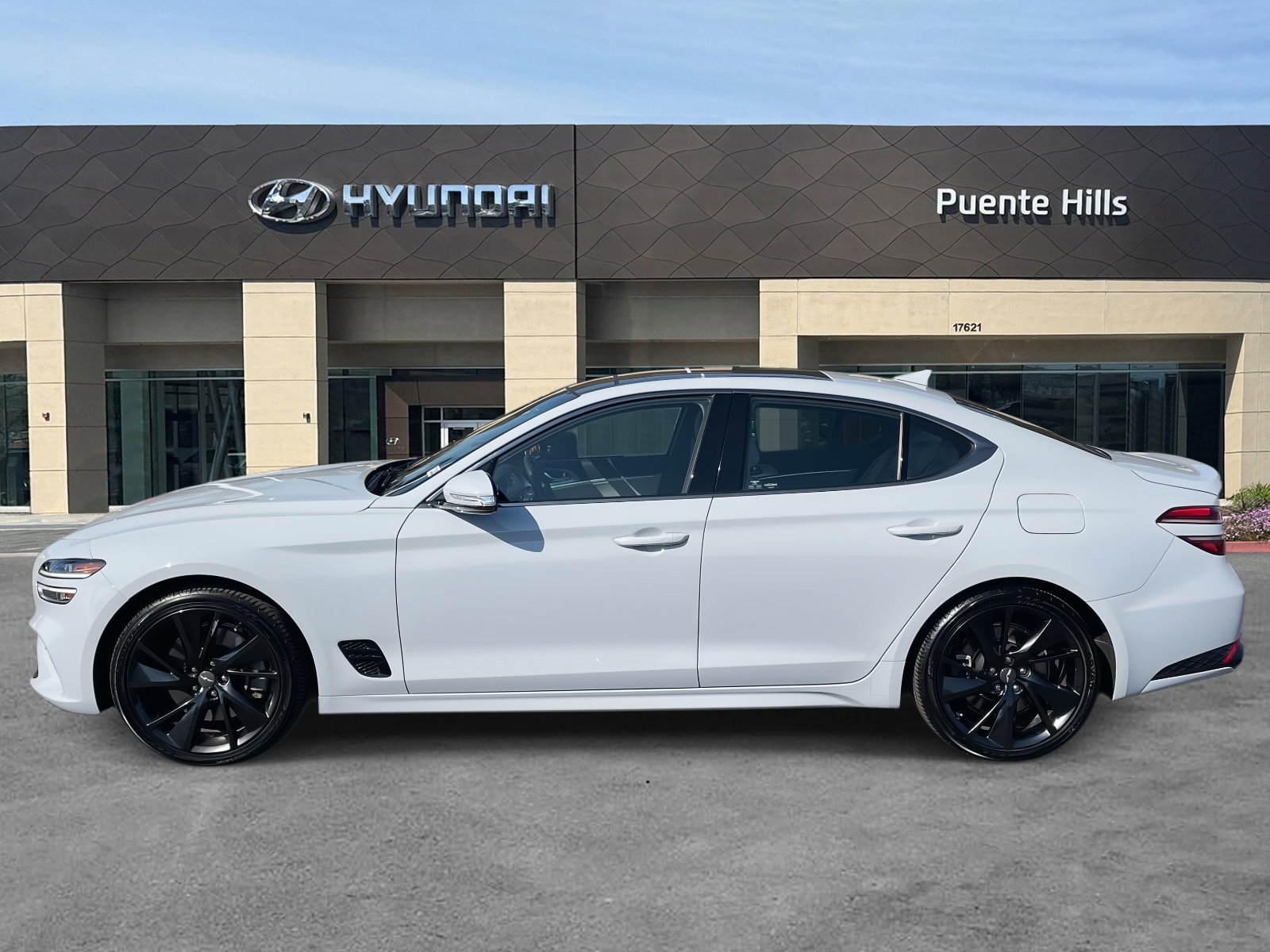 Used 2023 Genesis G70 3.3T w/ Sport Advanced Package image 3