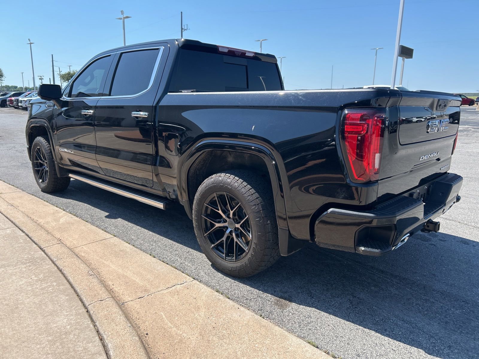 Used 2025 GMC Sierra 1500 Denali Ultimate AWD/4WD image 5