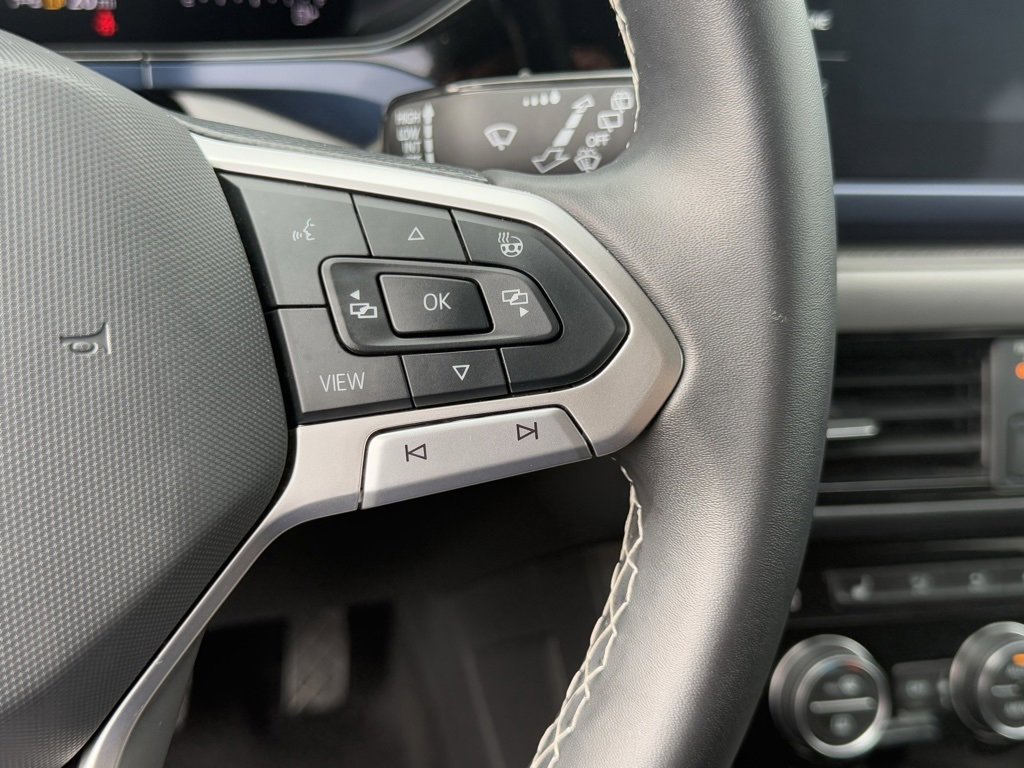 Used 2024 Volkswagen Taos SE image 16