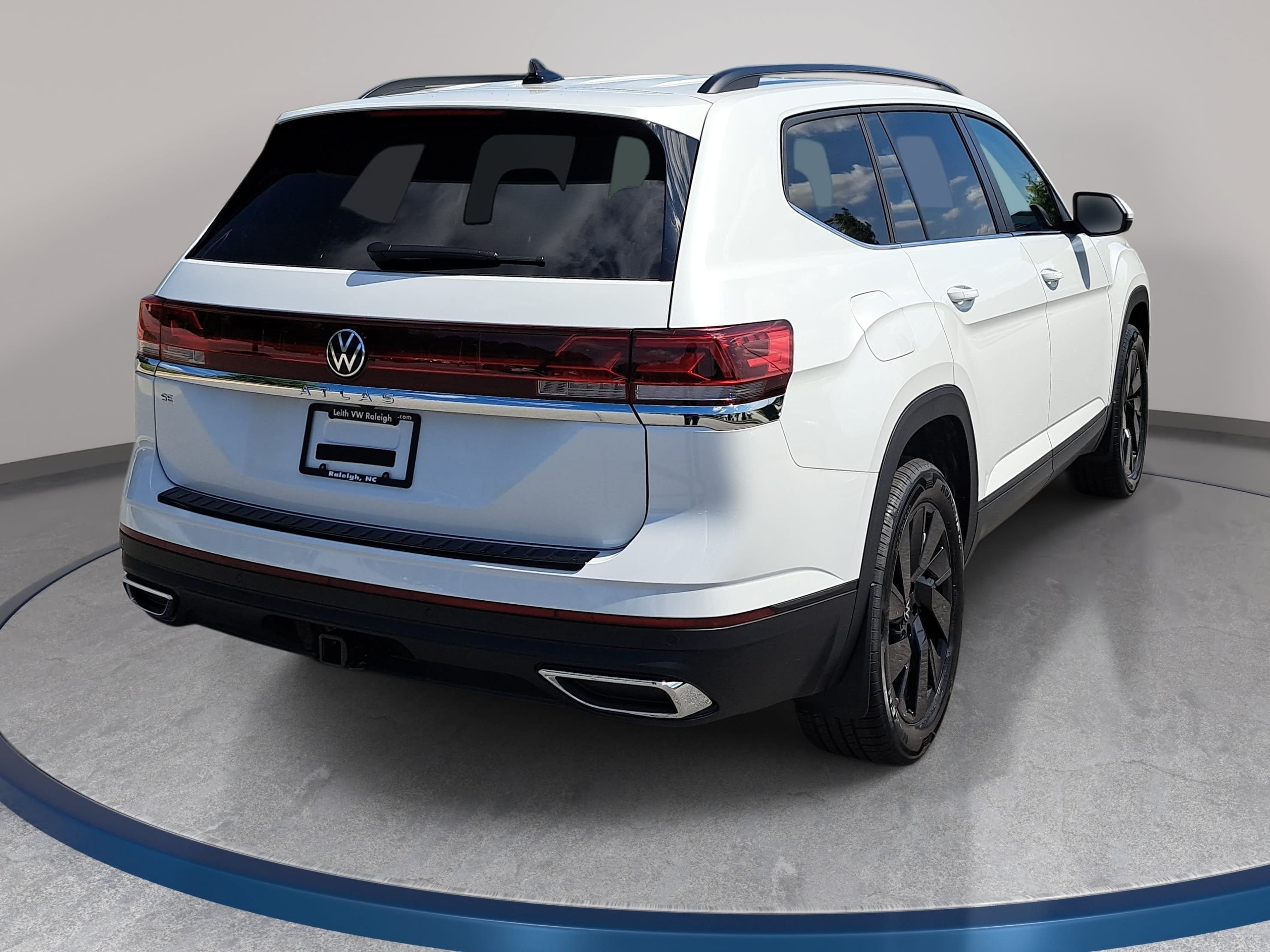 New 2026 Volkswagen Atlas SE FWD image 5