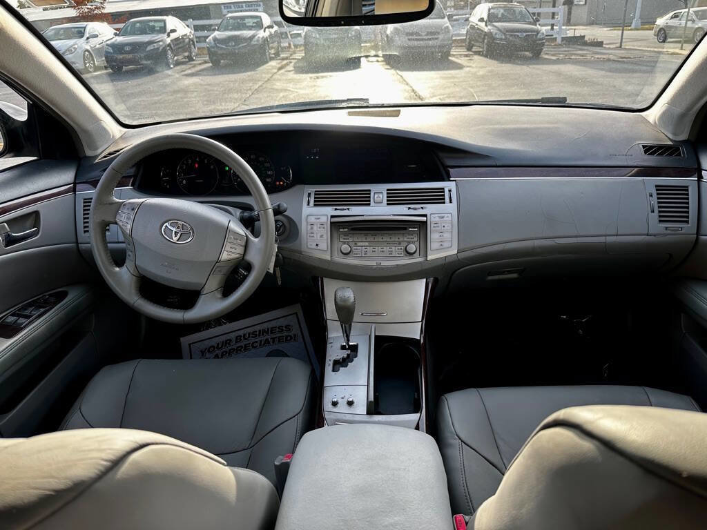 Used 2008 Toyota Avalon XLS image 13