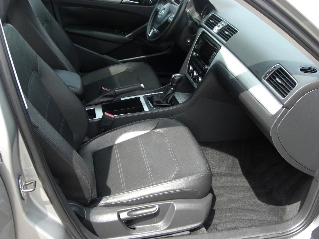 Used 2012 Volkswagen Passat 2.5 SE image 16