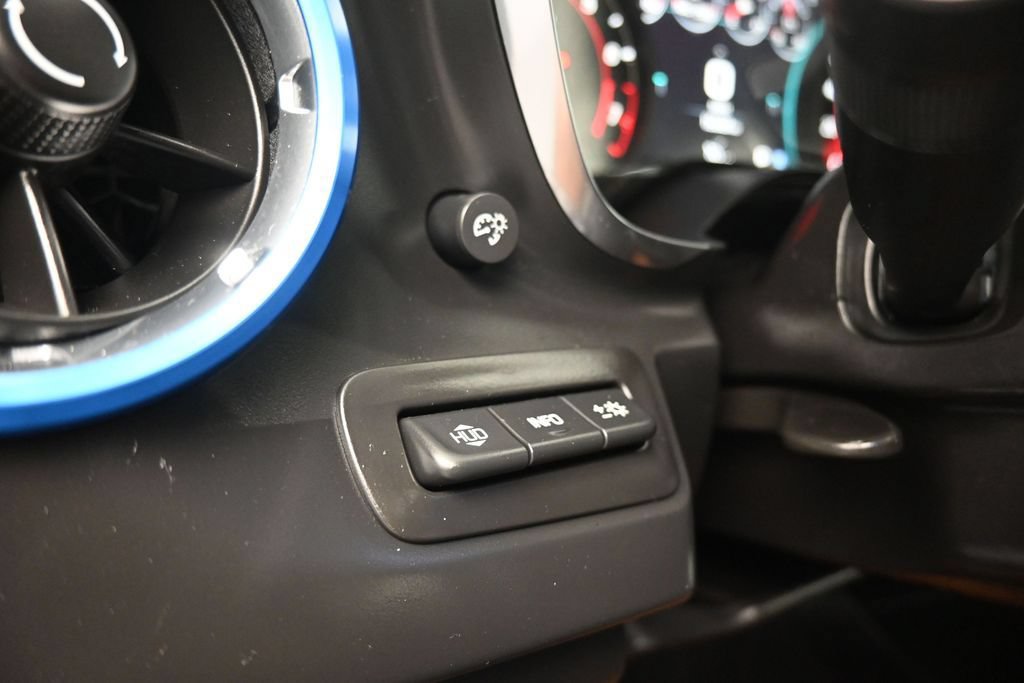 Used 2018 Chevrolet Camaro SS RWD image 27