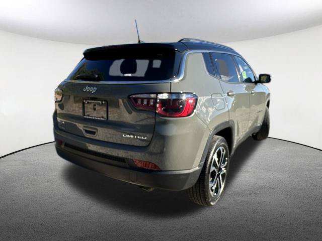 Used 2022 Jeep Compass Limited w/ Sun and Sound Group AWD/4WD image 18