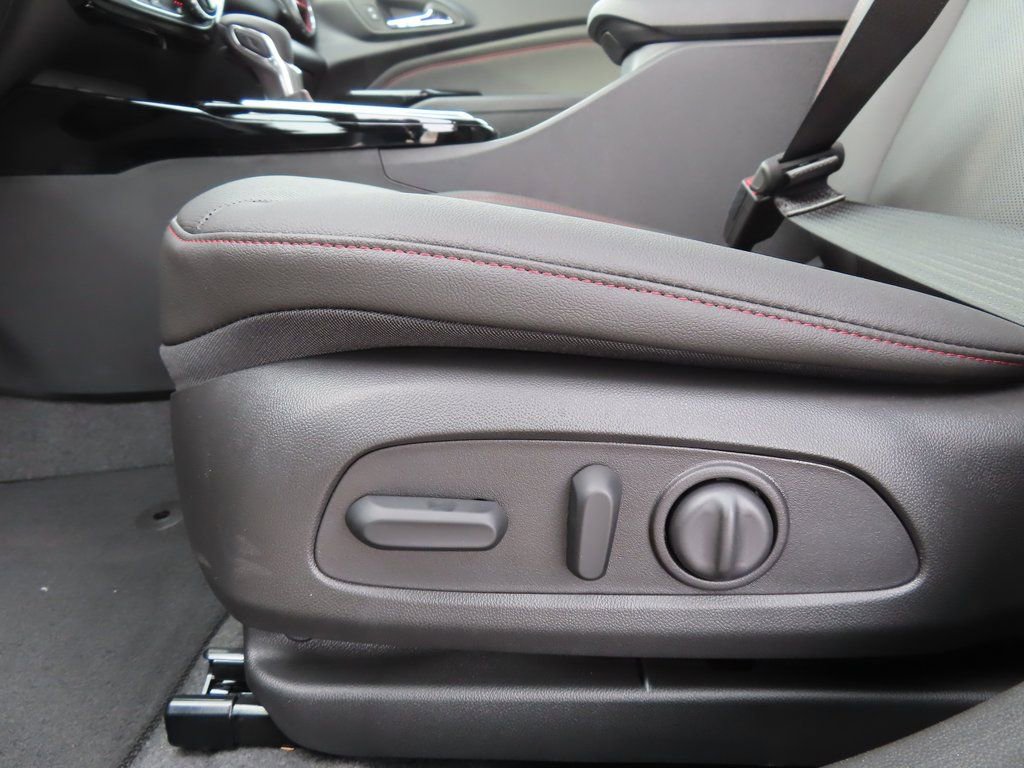 New 2026 Chevrolet Trax RS w/ Sunroof Package image 9